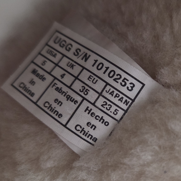 UGG Carter Womens Chestnut Sheepskin Boots Size 5 - Picture 2 of 11